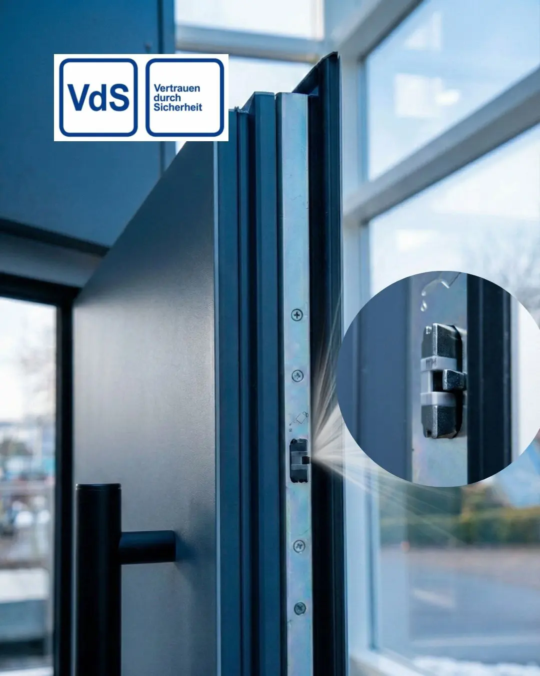 Einstein Haustür - KUPIL Fenster & Türen, Automatikschloss