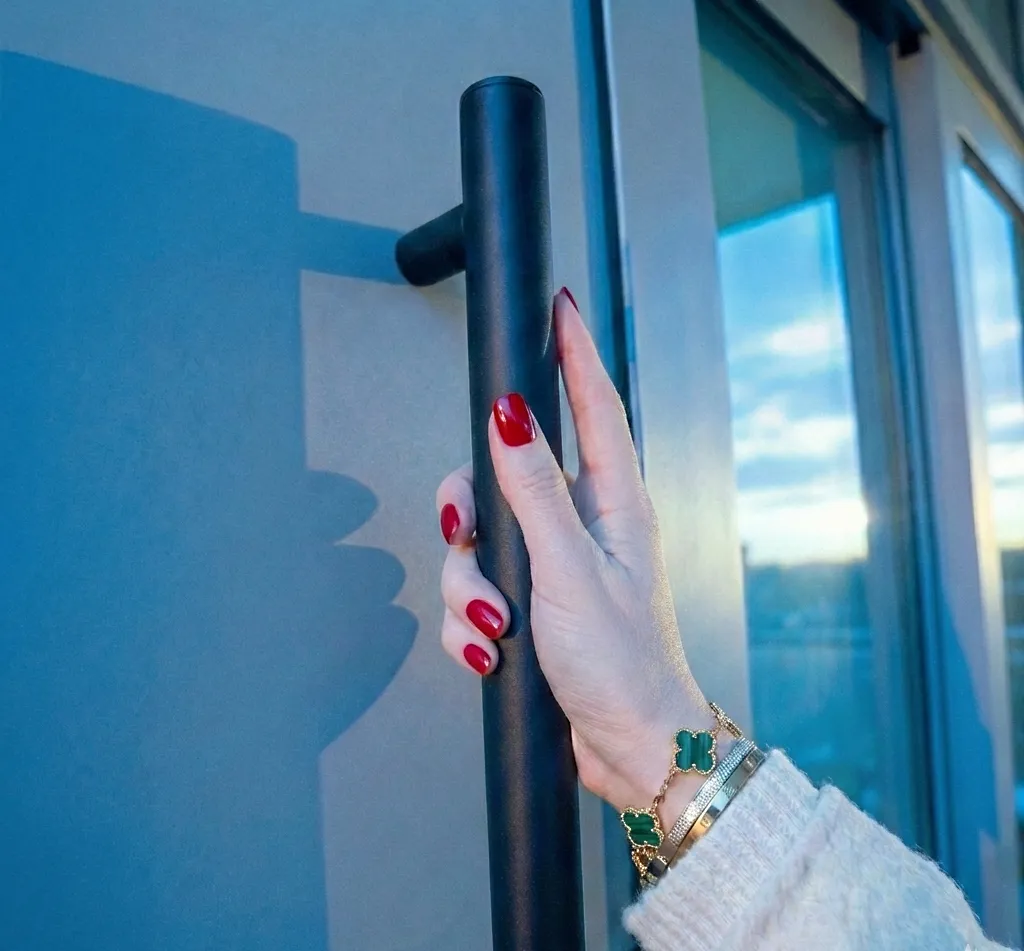 Einstein Haustür - KUPIL Fenster & Türen, Blackline